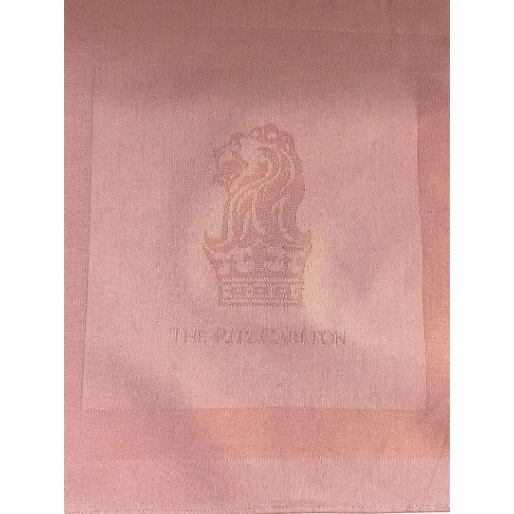 The Ritz Carlton Hotel Linen Dinner Cloth Fabric Napkins 20x20 Pink Set of 4 NEW